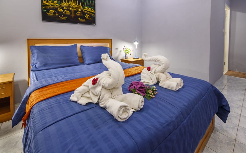 Standard with Balcony | In-room safe, desk, soundproofing, free WiFi