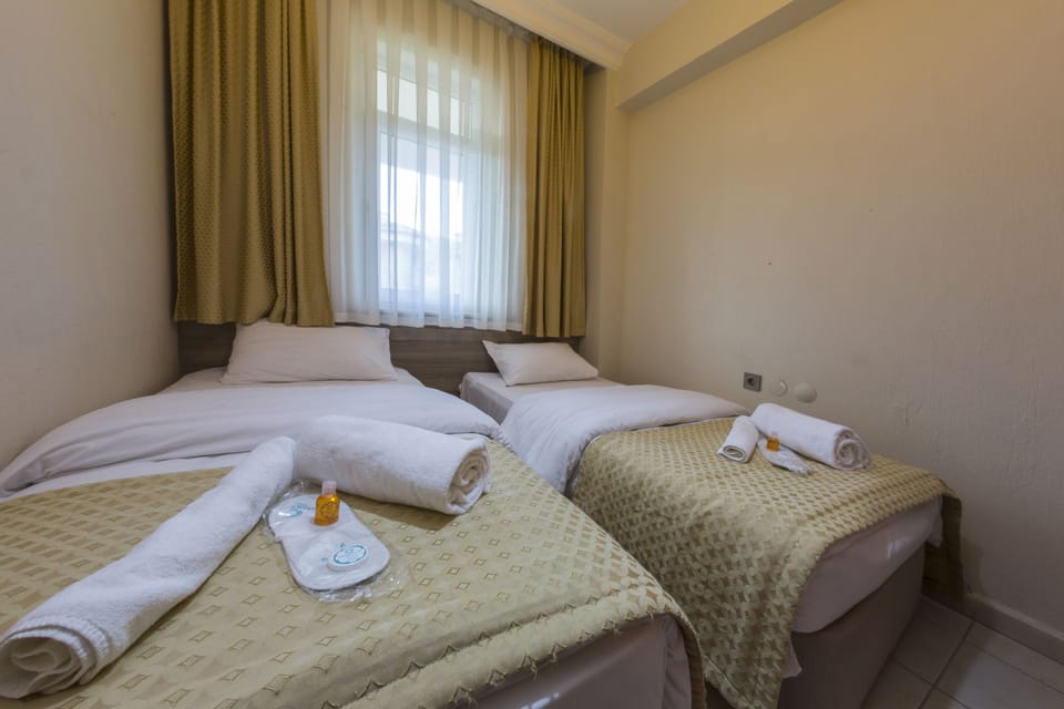 1 bedroom, in-room safe, desk, soundproofing