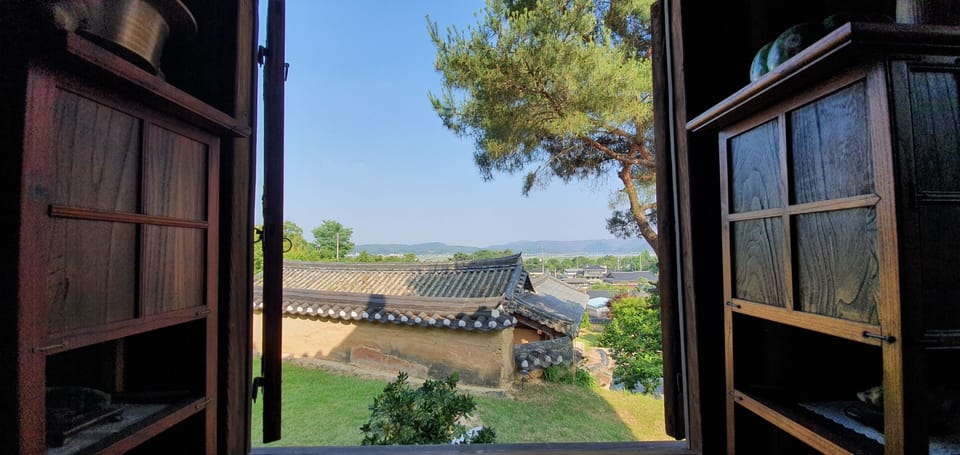 Keunsarangchae (Base Occupancy 3 / Max Occupancy 4) | Iron/ironing board, free WiFi, bed sheets