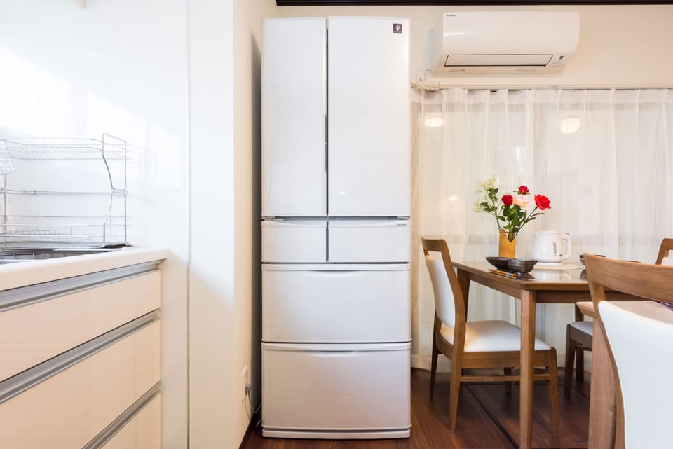 Family House, 4 Bedrooms, 2 Bathrooms | Private kitchen | Fridge, microwave, stovetop, electric kettle