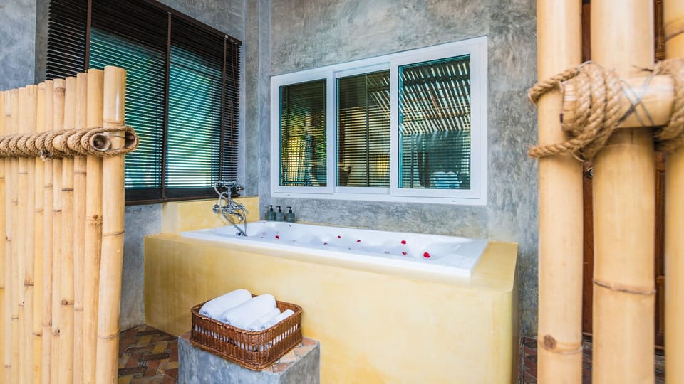 Villa | Jetted tub