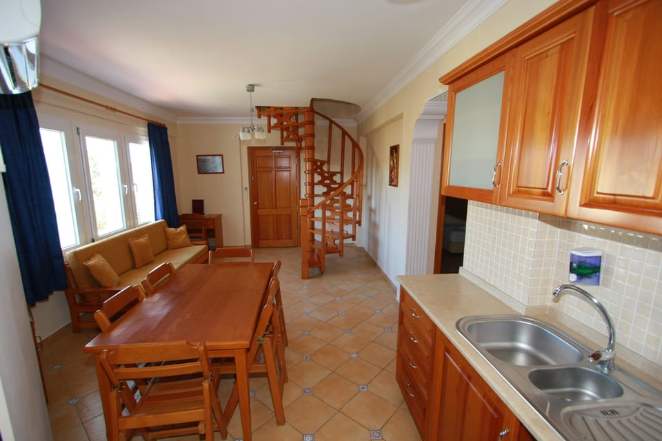 Apartment, 2 Bedrooms | Private kitchen