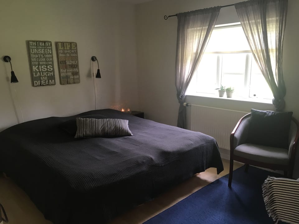 Classic Double or Twin Room, Non Smoking | 1 bedroom, free WiFi, bed sheets