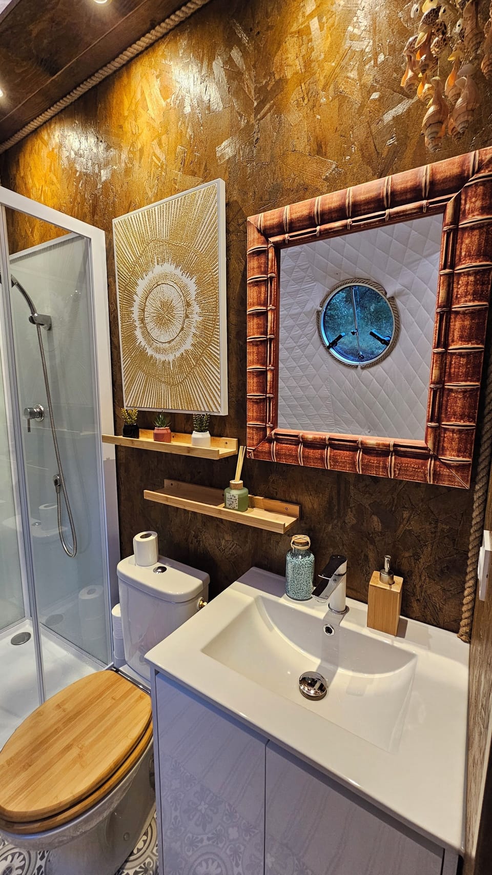 Harmony Bubble | Bathroom | Free toiletries, hair dryer, towels