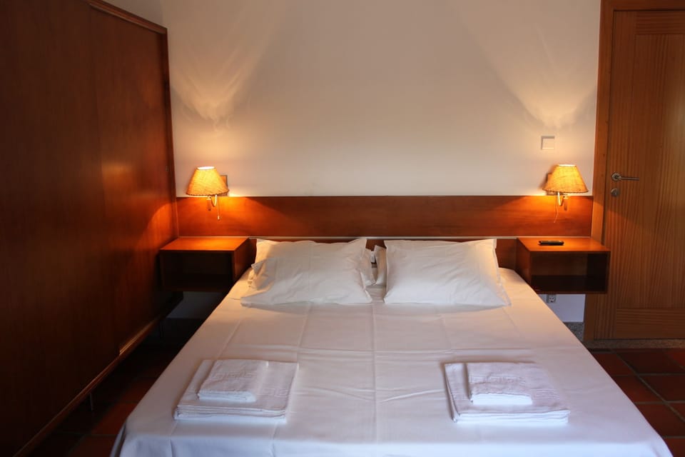 Double Room | Minibar, soundproofing, iron/ironing board, cribs/infant beds