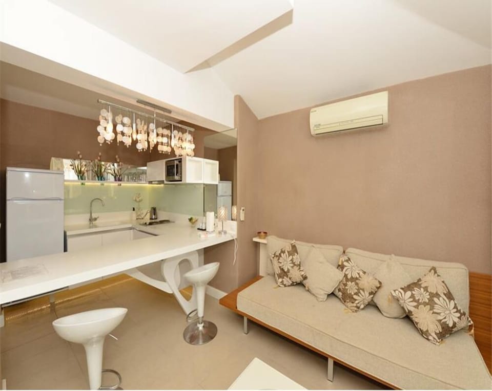 Deluxe Condo | Private kitchen | Coffee/tea maker