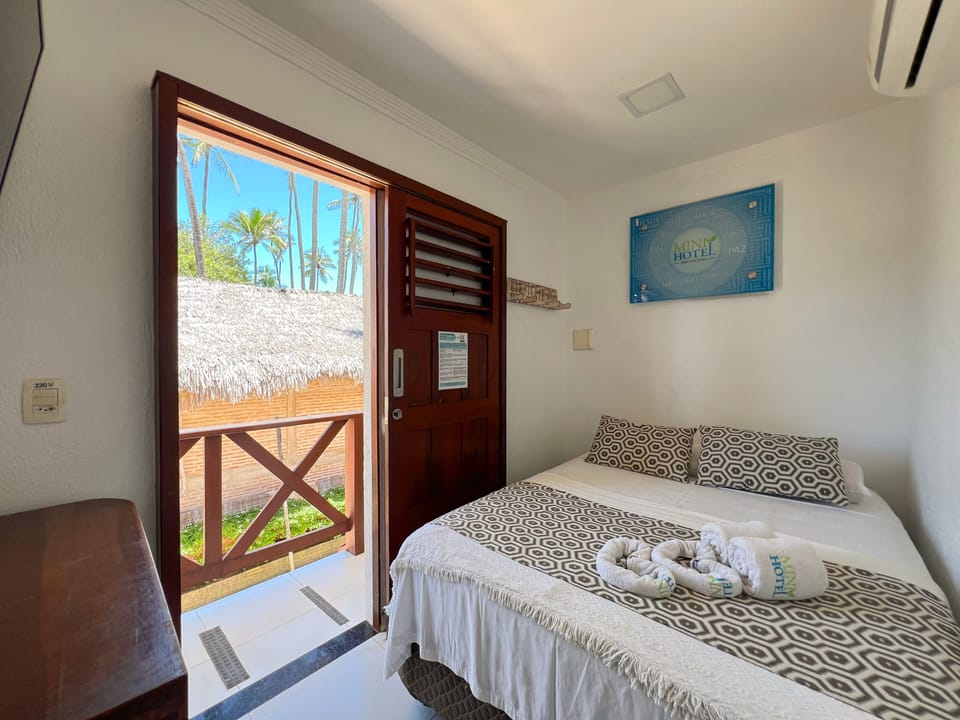 Economy Double Room, 1 Double Bed | Minibar, free WiFi, bed sheets