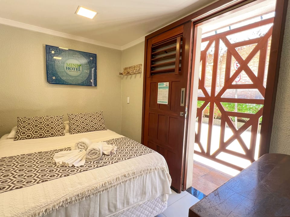 Economy Double Room, 1 Double Bed | Minibar, free WiFi, bed sheets