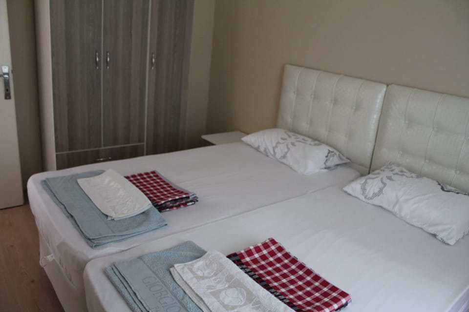 Premium bedding, soundproofing, iron/ironing board, free WiFi