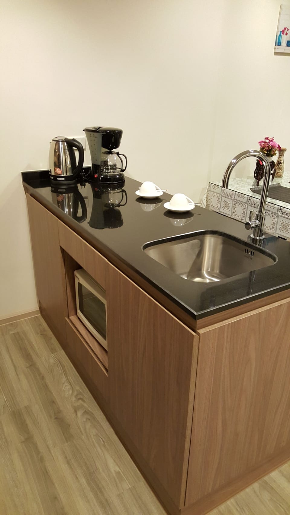 Apartment, 1 Bedroom, Poolside | Private kitchen | Coffee/tea maker, fridge, microwave, stovetop