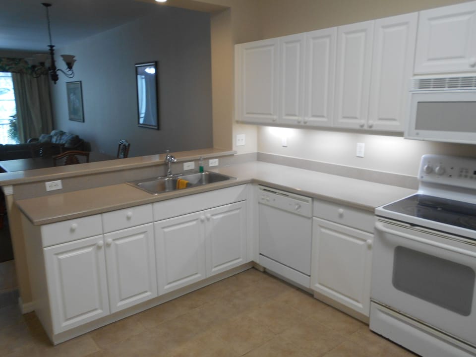 Fully equipped kitchen