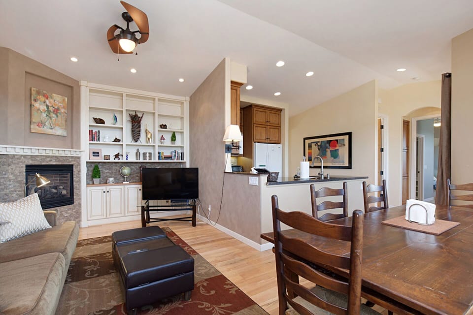 Main living area ,  FYI the fireplace is not operatable due to safty issues.