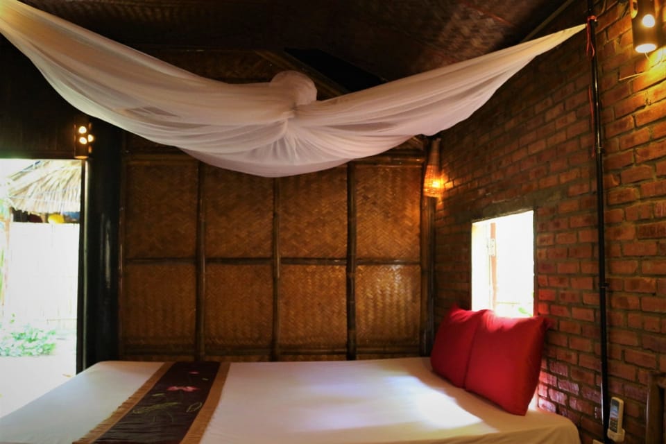 Family Room | Desk, rollaway beds, free WiFi, bed sheets