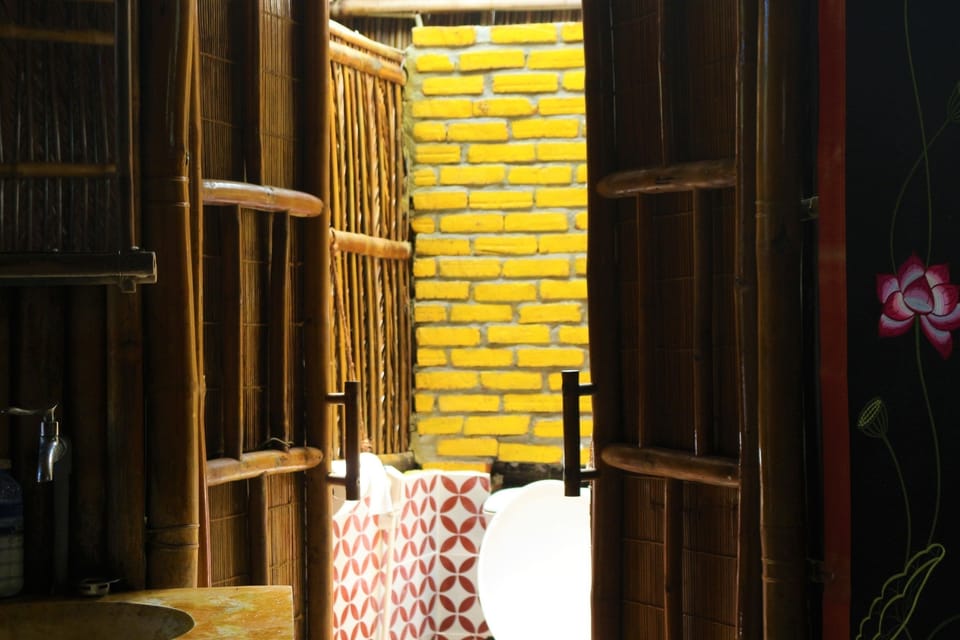 Shared Dormitory | Bathroom | Shower, free toiletries, bidet, towels