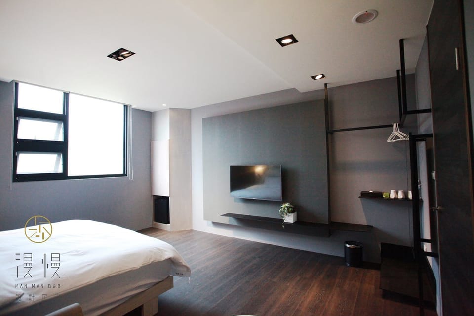 Deluxe Double Room | Desk, blackout drapes, soundproofing, free WiFi
