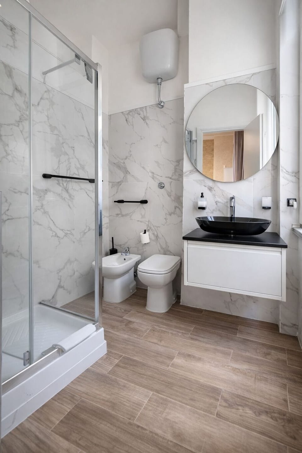 Triple Room, Private Bathroom | Bathroom | Shower, hair dryer, bathrobes, bidet