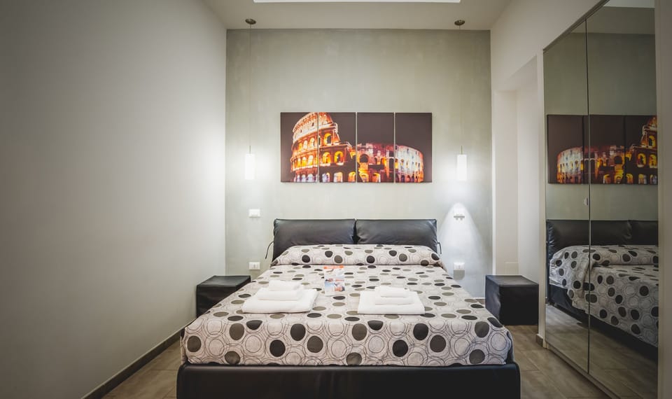 Double Room (Colosseo) | In-room safe, desk, blackout drapes, soundproofing