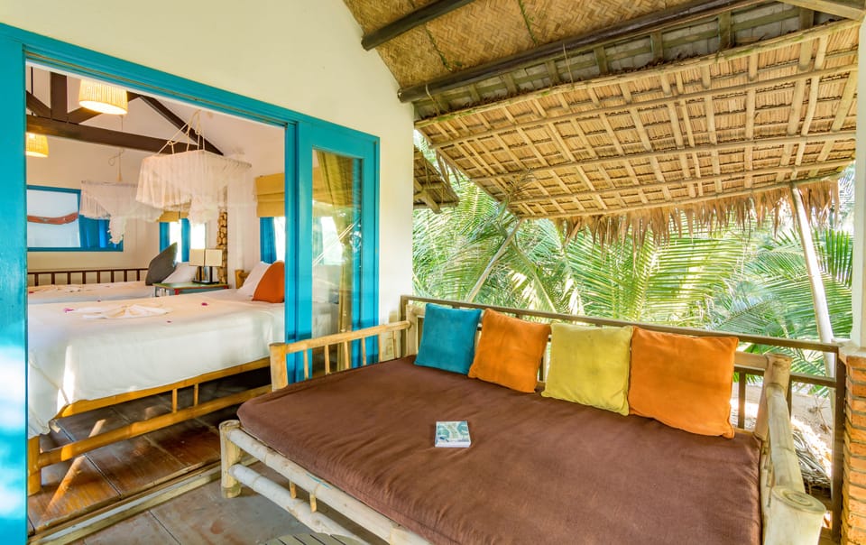 3 Bedrooms Ocean Villa	 | Balcony