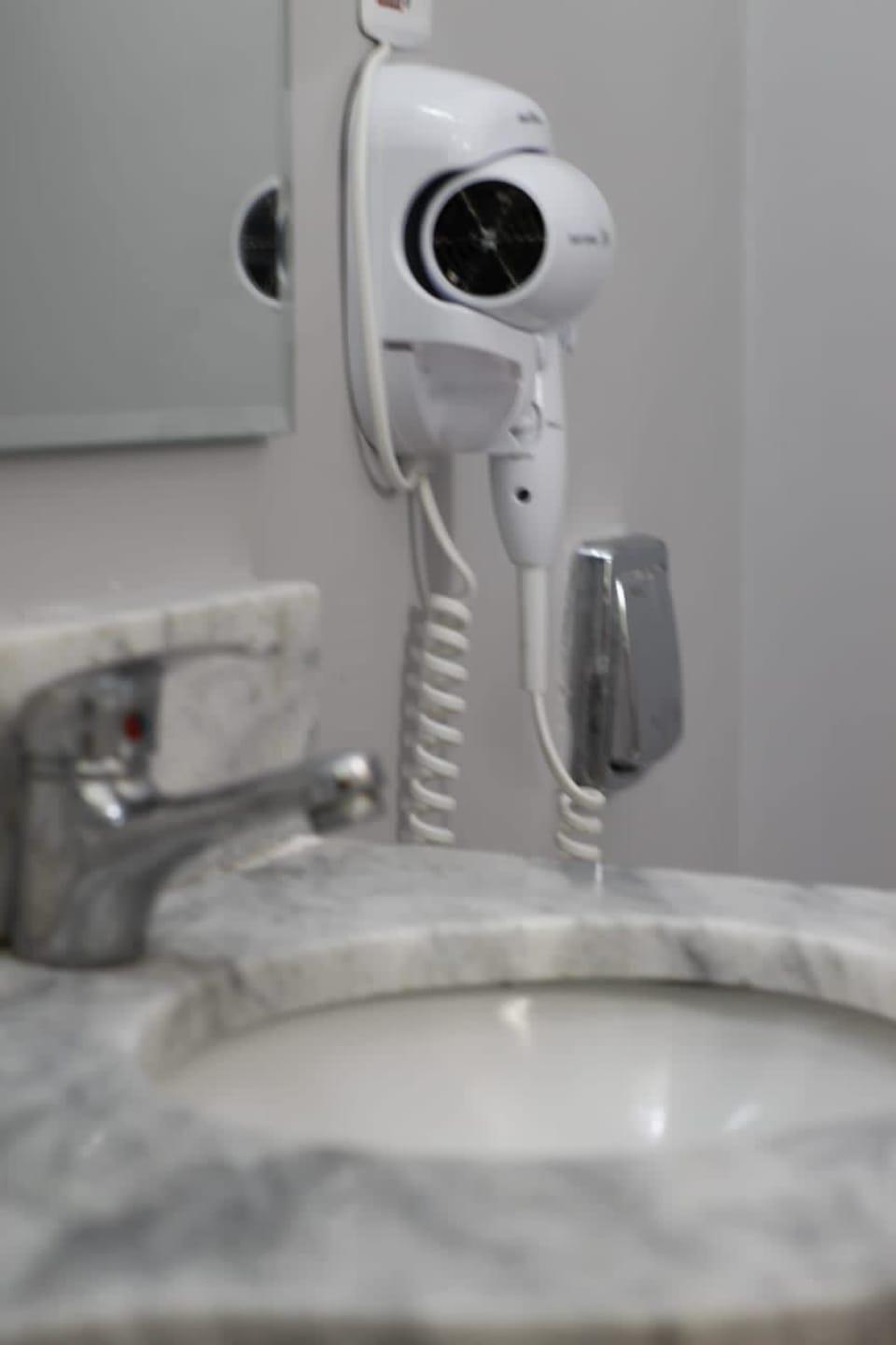 Comfort Room, Lanai | Bathroom | Shower, free toiletries, towels, shampoo