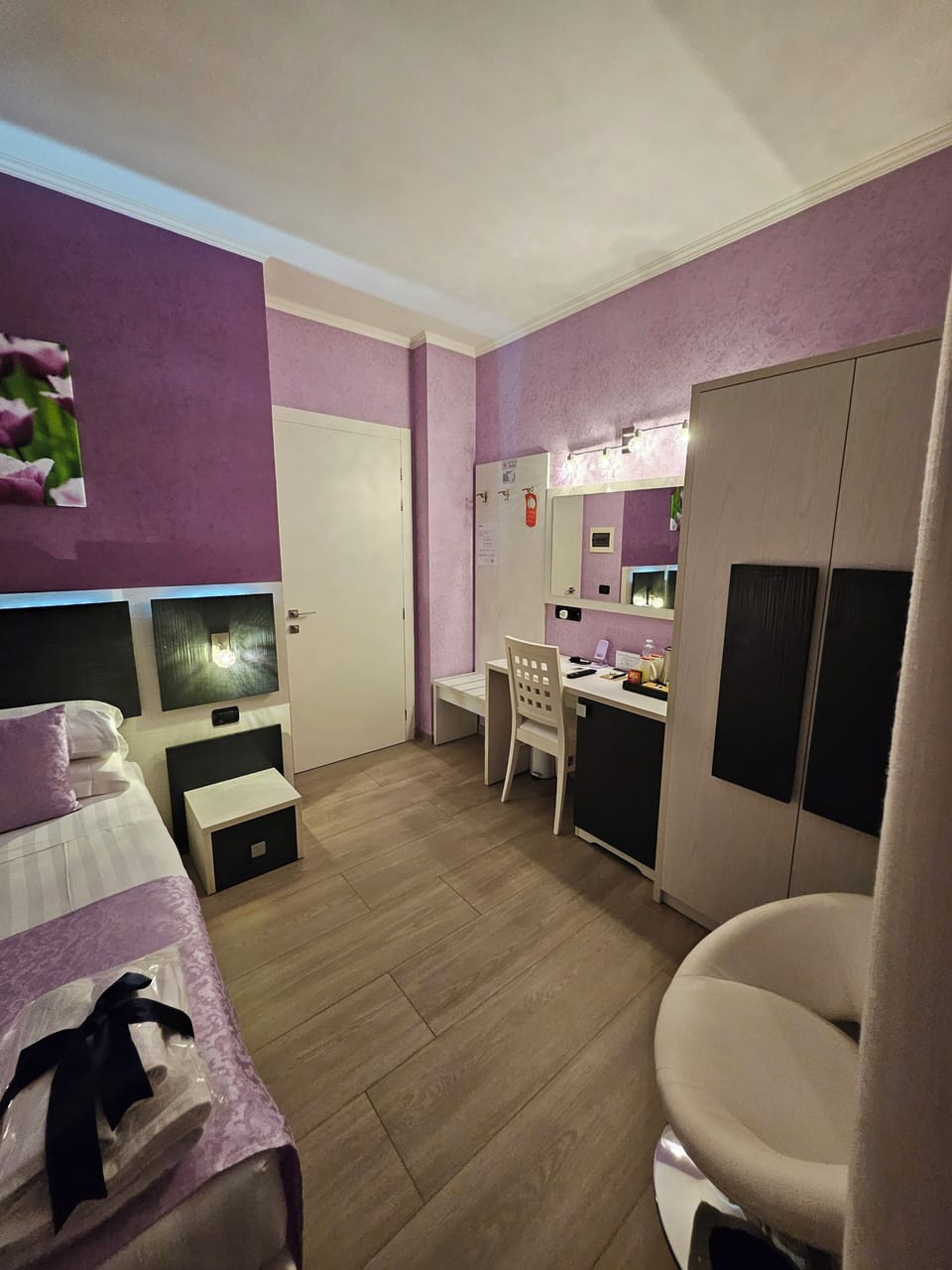 Deluxe Room | Premium bedding, minibar, in-room safe, desk