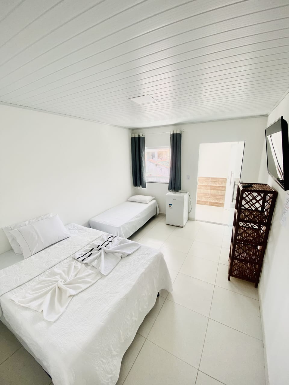Standard Triple Room | Iron/ironing board, free WiFi