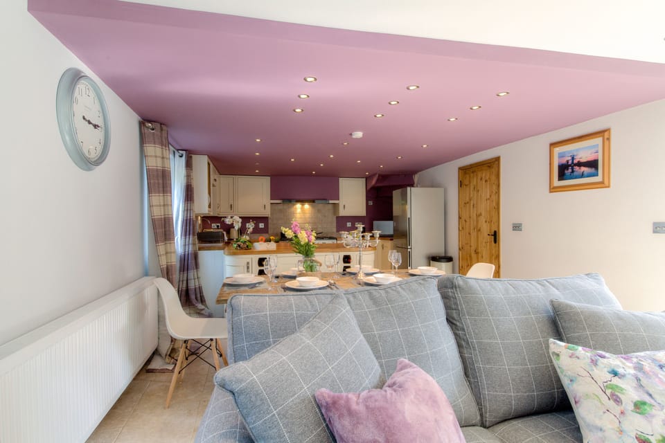 Luxury Cottage, 3 Bedrooms, Kitchen, Beachside | Living area | Flat-screen TV