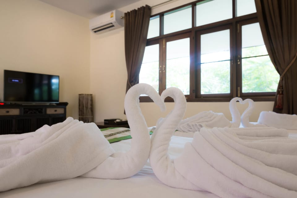 Standard Room, Multiple Beds, Courtyard View, Courtyard Area | Minibar, desk, rollaway beds, free WiFi