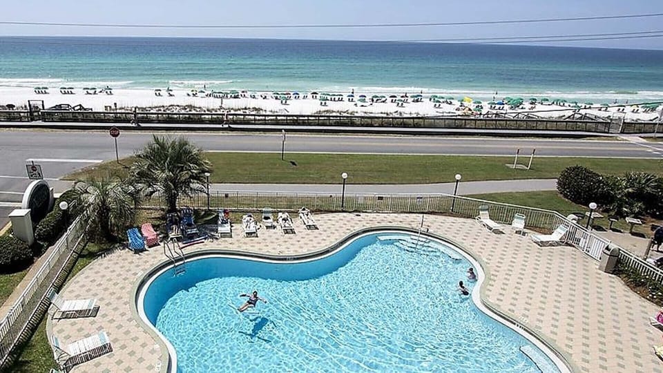 2nd Pool in front of the Beach