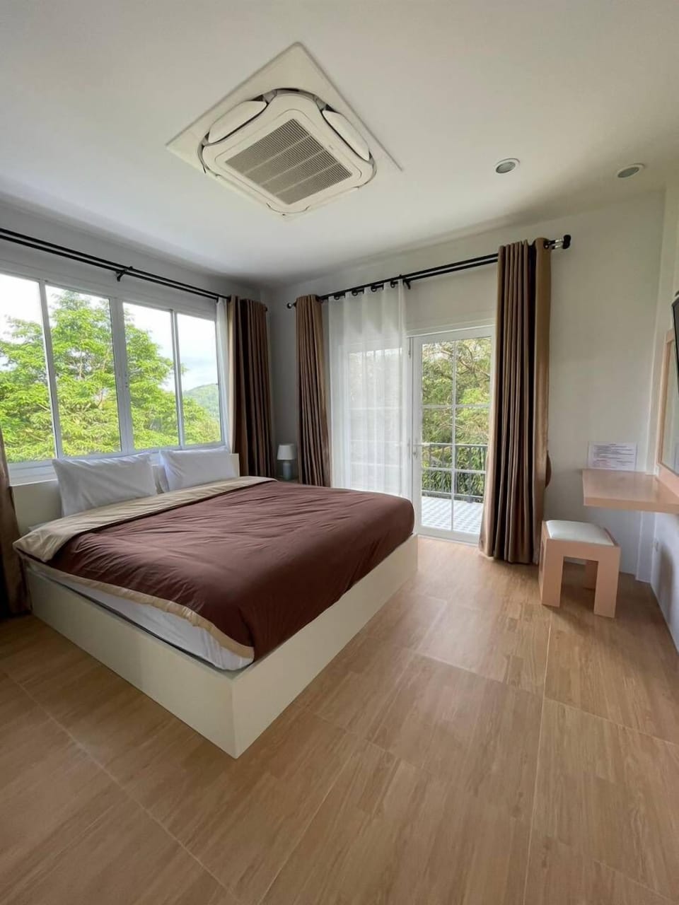 Executive Double Room | Rollaway beds (surcharge), WiFi (free)