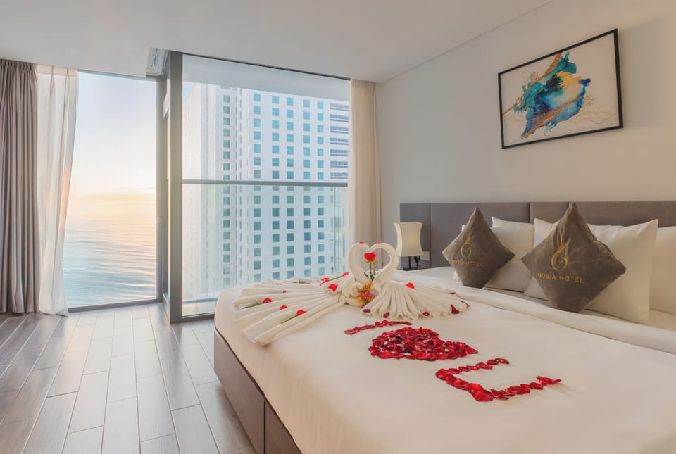 Deluxe Double or Twin Room | Minibar, in-room safe, desk, blackout drapes