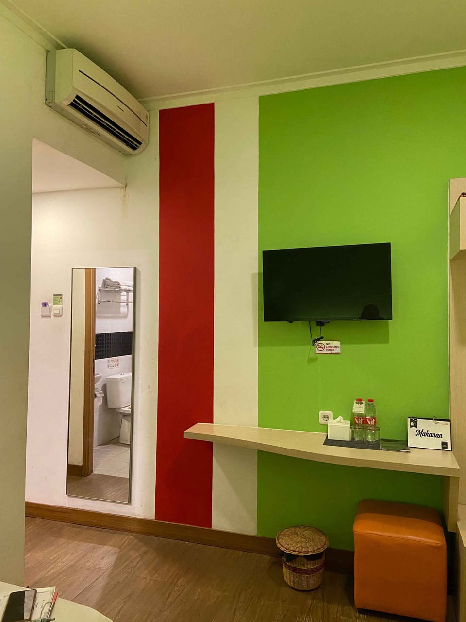 Premium bedding, desk, free WiFi, bed sheets