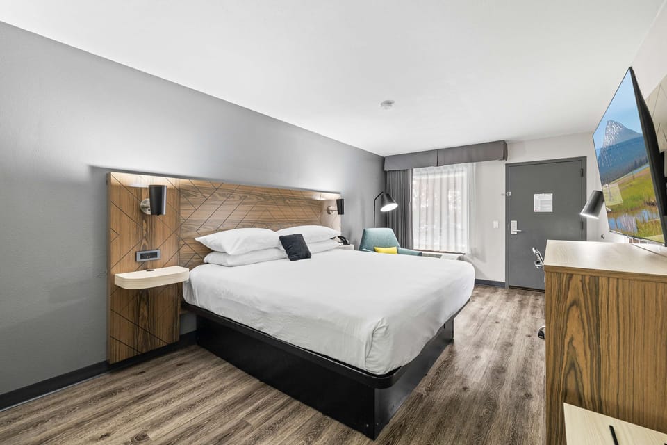 Blackout drapes, iron/ironing board, free WiFi, bed sheets