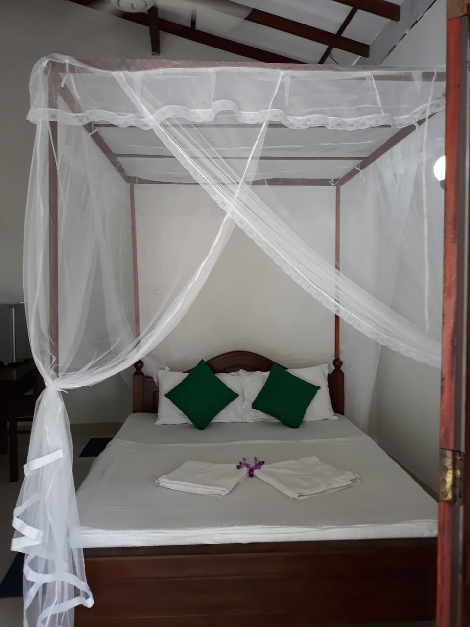 Standard Room A/C | Minibar, desk, WiFi (free), bed sheets