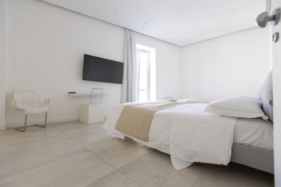 Deluxe Double Room | Premium bedding, minibar, in-room safe, soundproofing