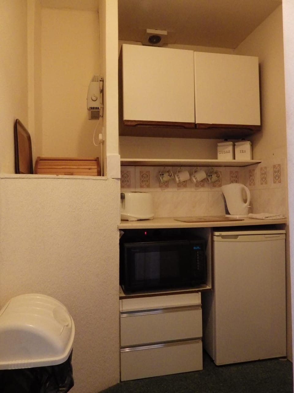 Microwave, coffee/tea maker, cookware/dishes/utensils
