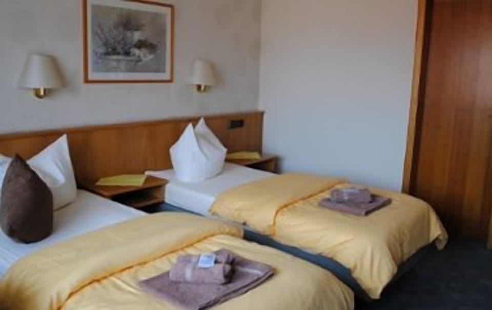 Premium bedding, in-room safe, desk, iron/ironing board