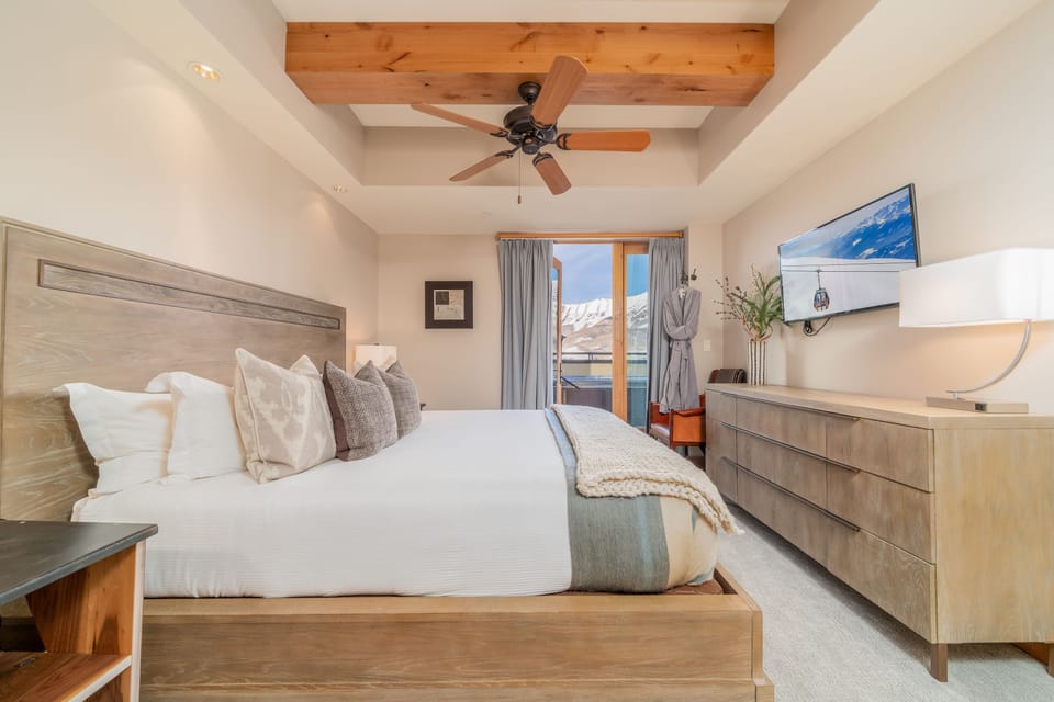 Two Bedroom Penthouse | Egyptian cotton sheets, premium bedding, in-room safe