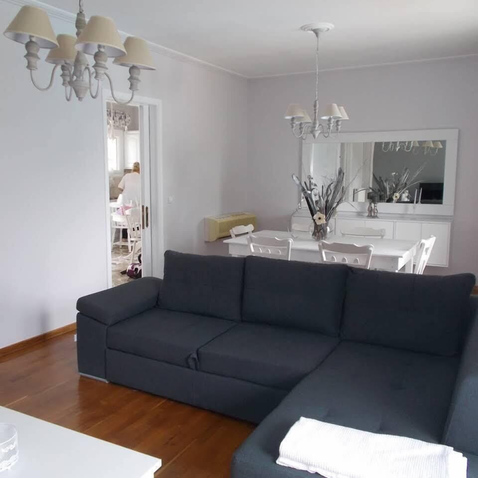 Villa, 4 Bedrooms | Living room | 32-inch flat-screen TV with digital channels, TV