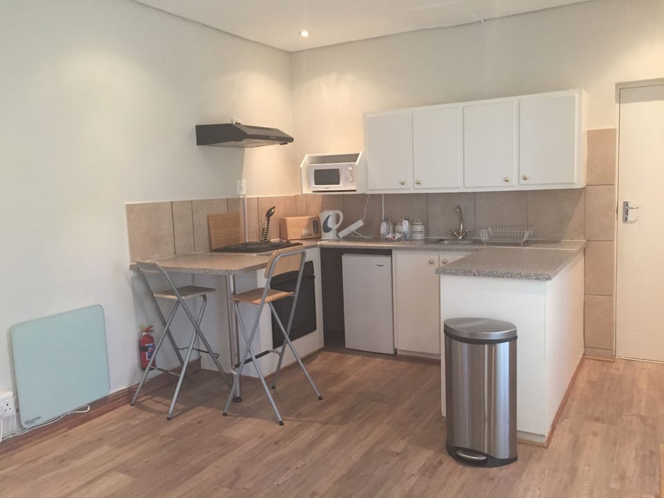 Shangri La  | Private kitchen | Fridge, microwave, coffee/tea maker, electric kettle