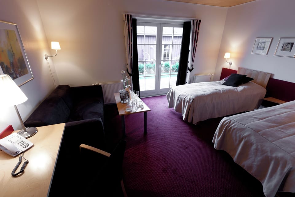 Double Room | Desk, cribs/infant beds, rollaway beds, free WiFi