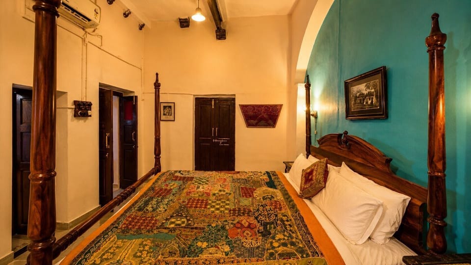 Family Duplex | 1 bedroom, premium bedding, laptop workspace, blackout drapes