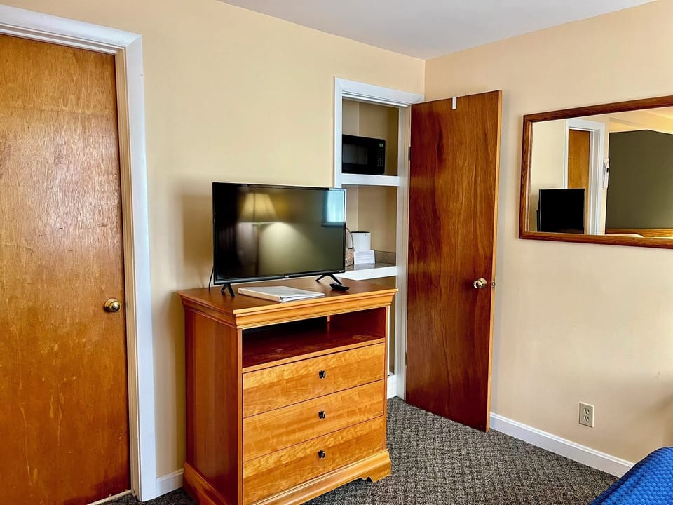 Superior Double Room, Multiple Beds, Refrigerator & Microwave | Living area | 32-inch Smart TV with digital channels, streaming services