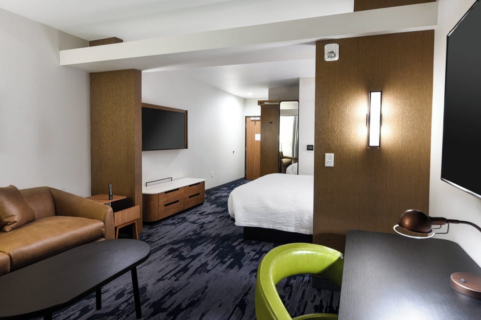 Desk, blackout drapes, iron/ironing board, free WiFi