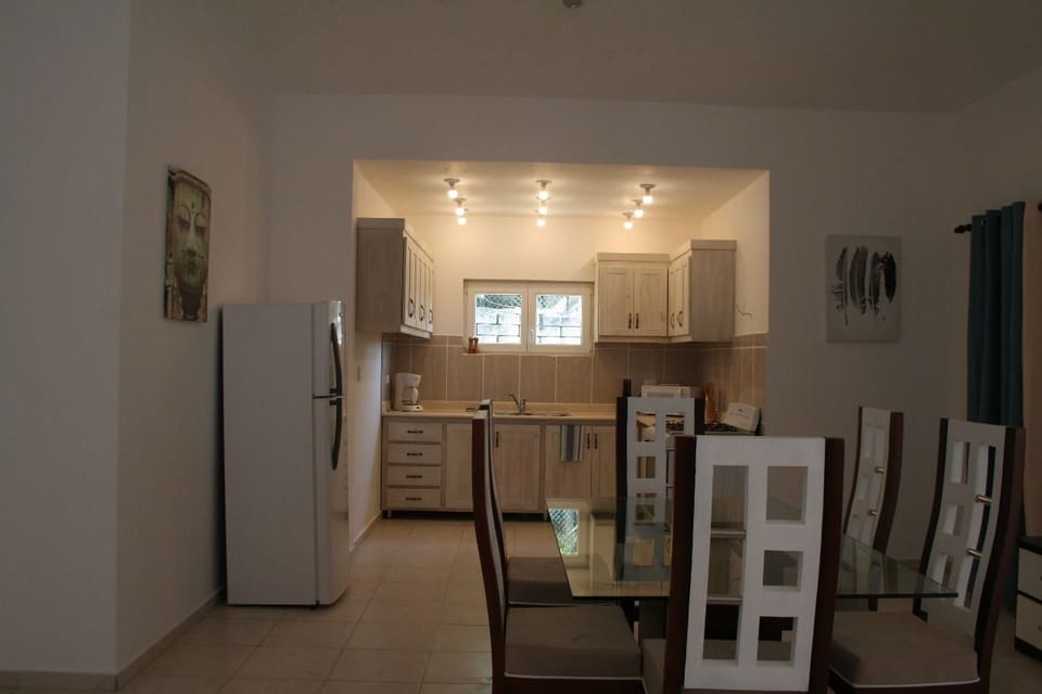 3 Bedroom Villa | Private kitchen | Full-size fridge, microwave, oven, stovetop