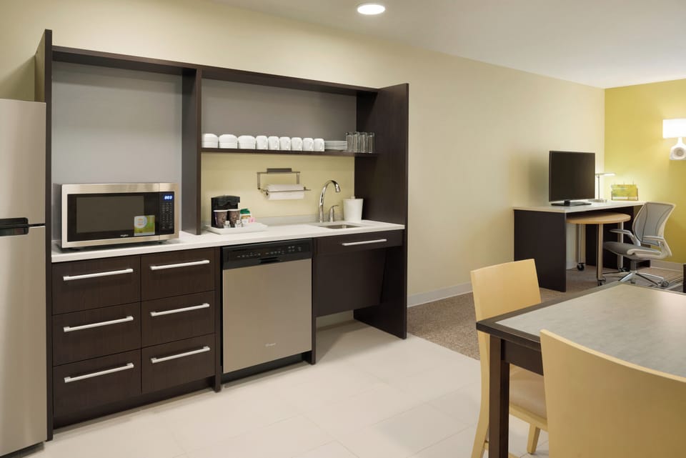 Fridge, microwave, dishwasher, coffee/tea maker