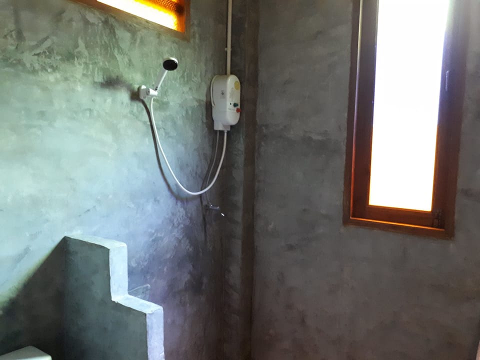 Standard Riverside | Bathroom shower
