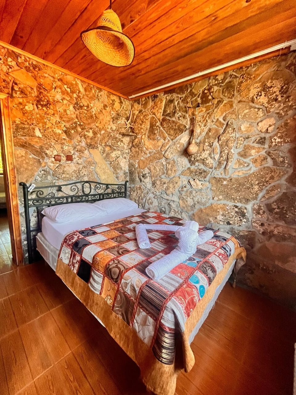 Stone House,1 Bedroom with Fireplace | Desk, soundproofing, iron/ironing board, free WiFi