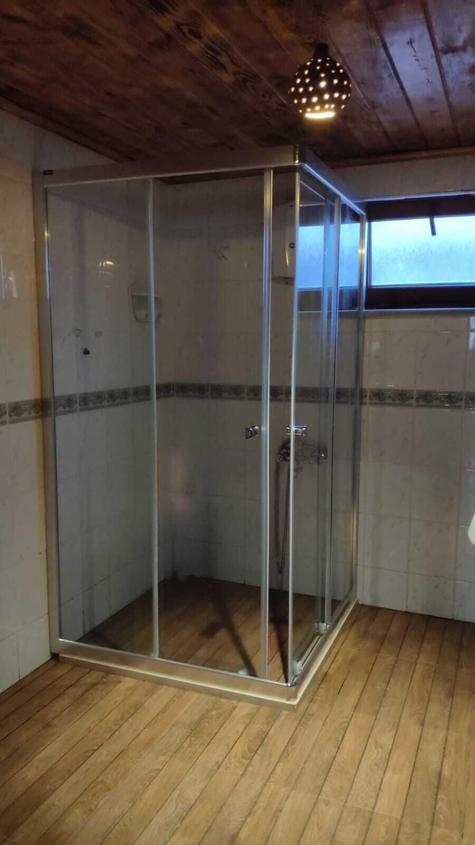 Stone House,1 Bedroom with Fireplace | Bathroom | Shower, free toiletries, hair dryer, bathrobes