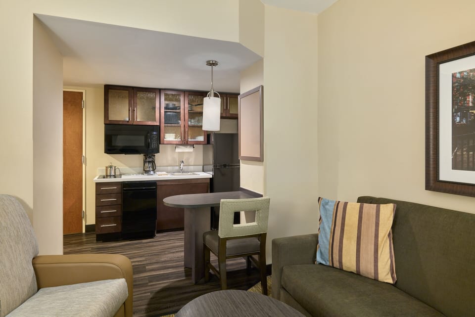 In-room safe, desk, iron/ironing board, free WiFi