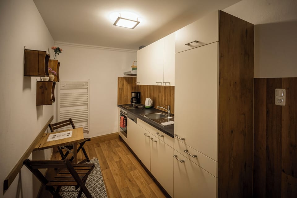 Tree House | Bathroom | Hair dryer, bathrobes, towels